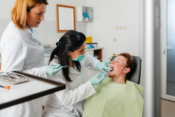 Best Emergency Orthodontic Repairs in Petersburg, IL